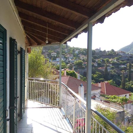 Ferienwohnung Vintage House With A Fantastic View Mavrommátion Exterior foto