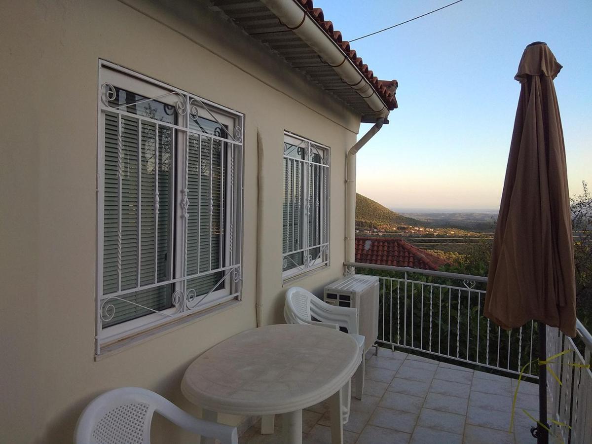 Ferienwohnung Vintage House With A Fantastic View Mavrommátion Exterior foto
