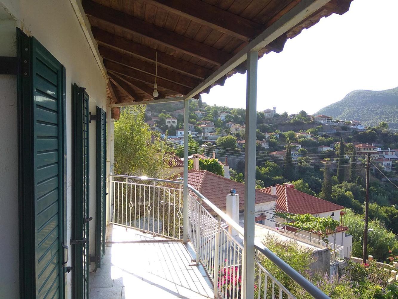 Ferienwohnung Vintage House With A Fantastic View Mavrommátion Exterior foto